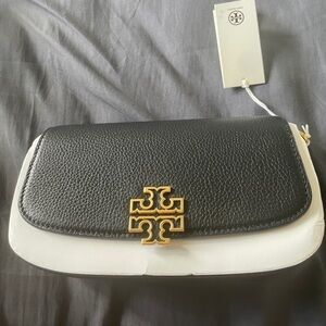 NWT Tory Burch Britten Convertible Leather Crossbody in Black